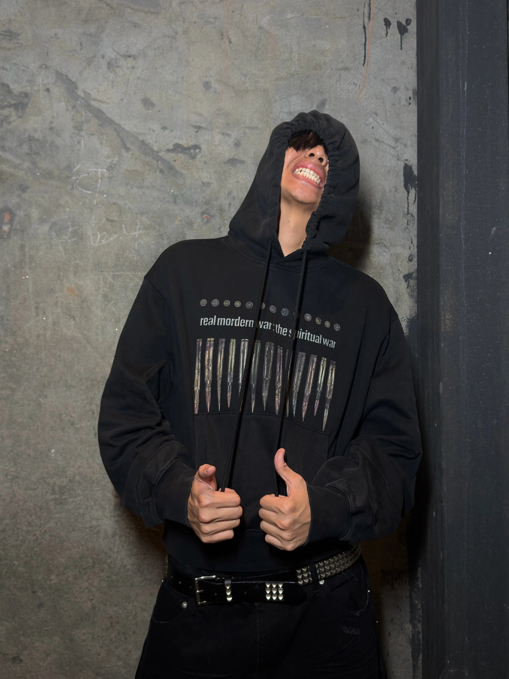 WASHED BULLET GRAPHIC HOODIE 商品写真 3