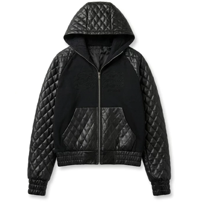 QUILTED PANEL ZIP HOODIE ブラック 前面