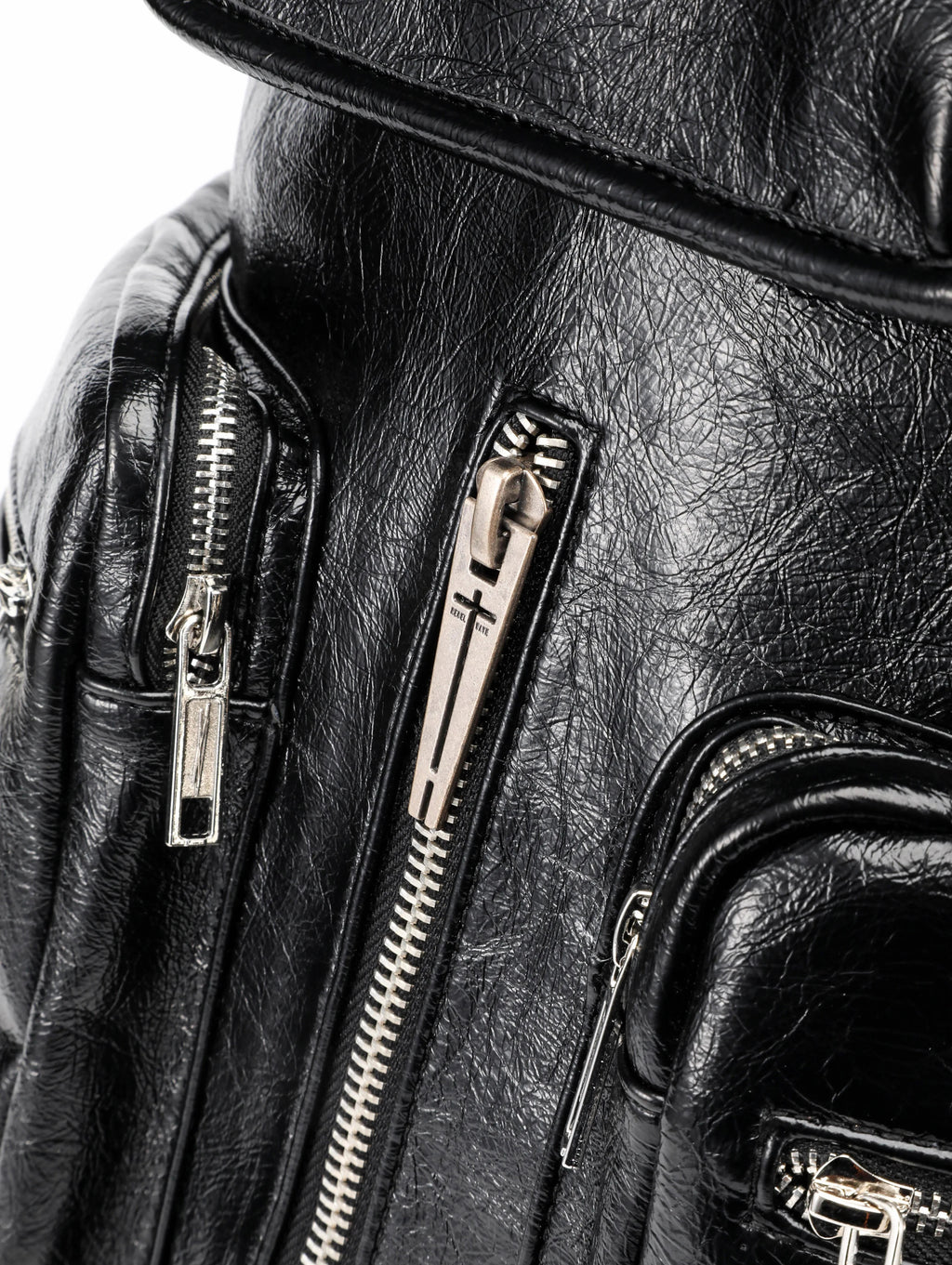MULTI ZIP TEXTURED BACKPACK フロントジップの拡大