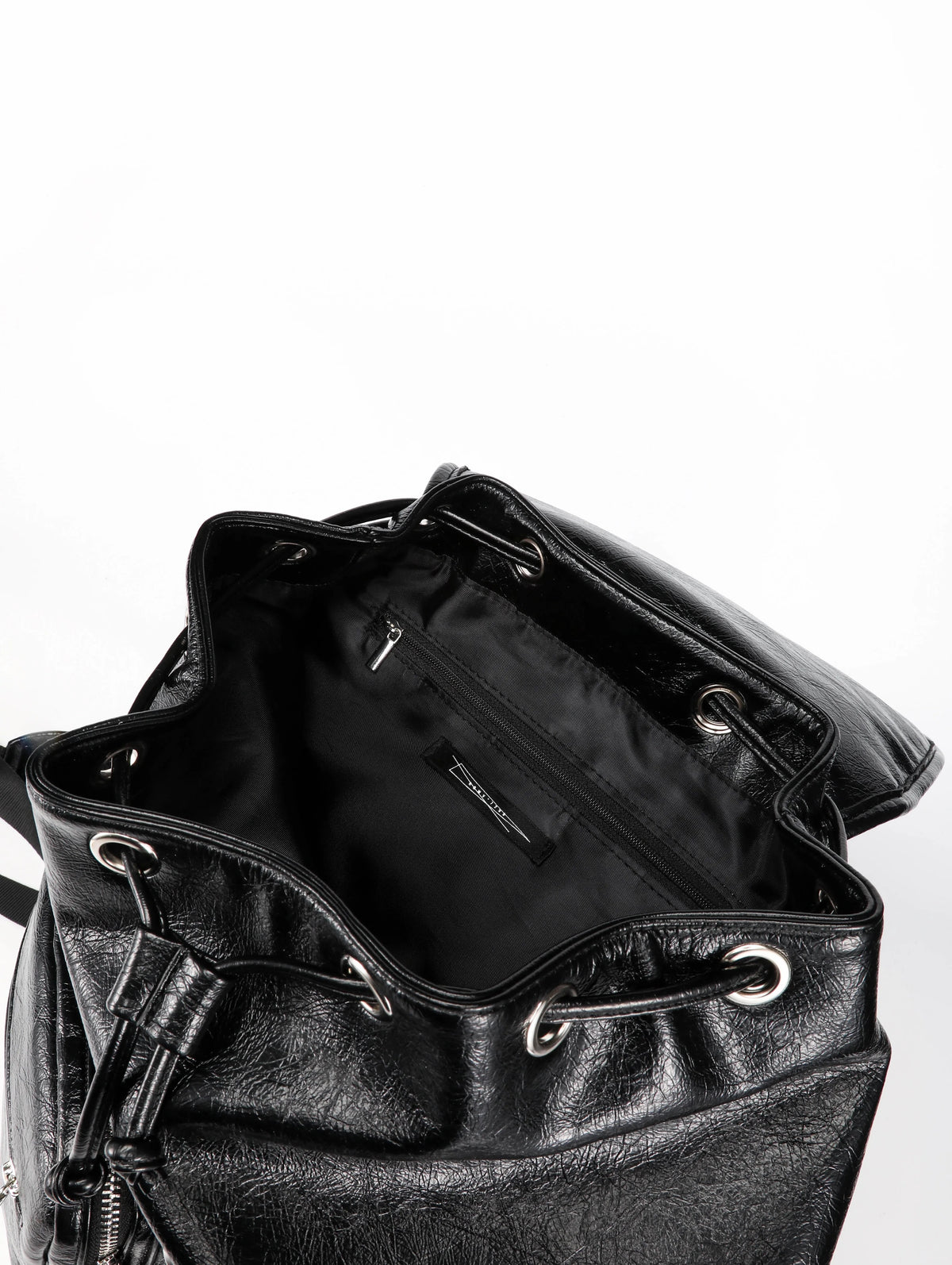 MULTI ZIP TEXTURED BACKPACK 開口部と内側