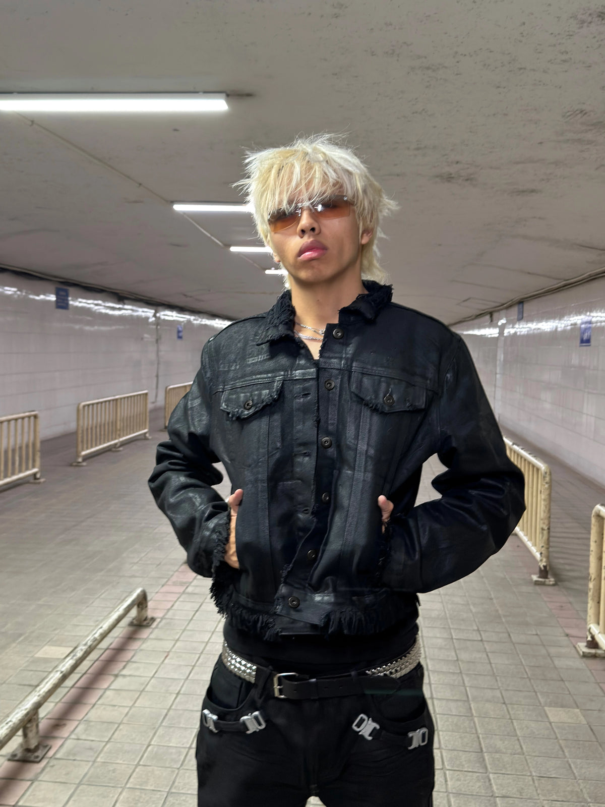 WAXED DISTRESSED CROPPED DENIM JACKET 商品写真 2