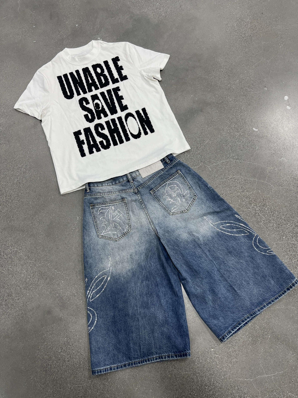 FASHION SLOGAN TEE