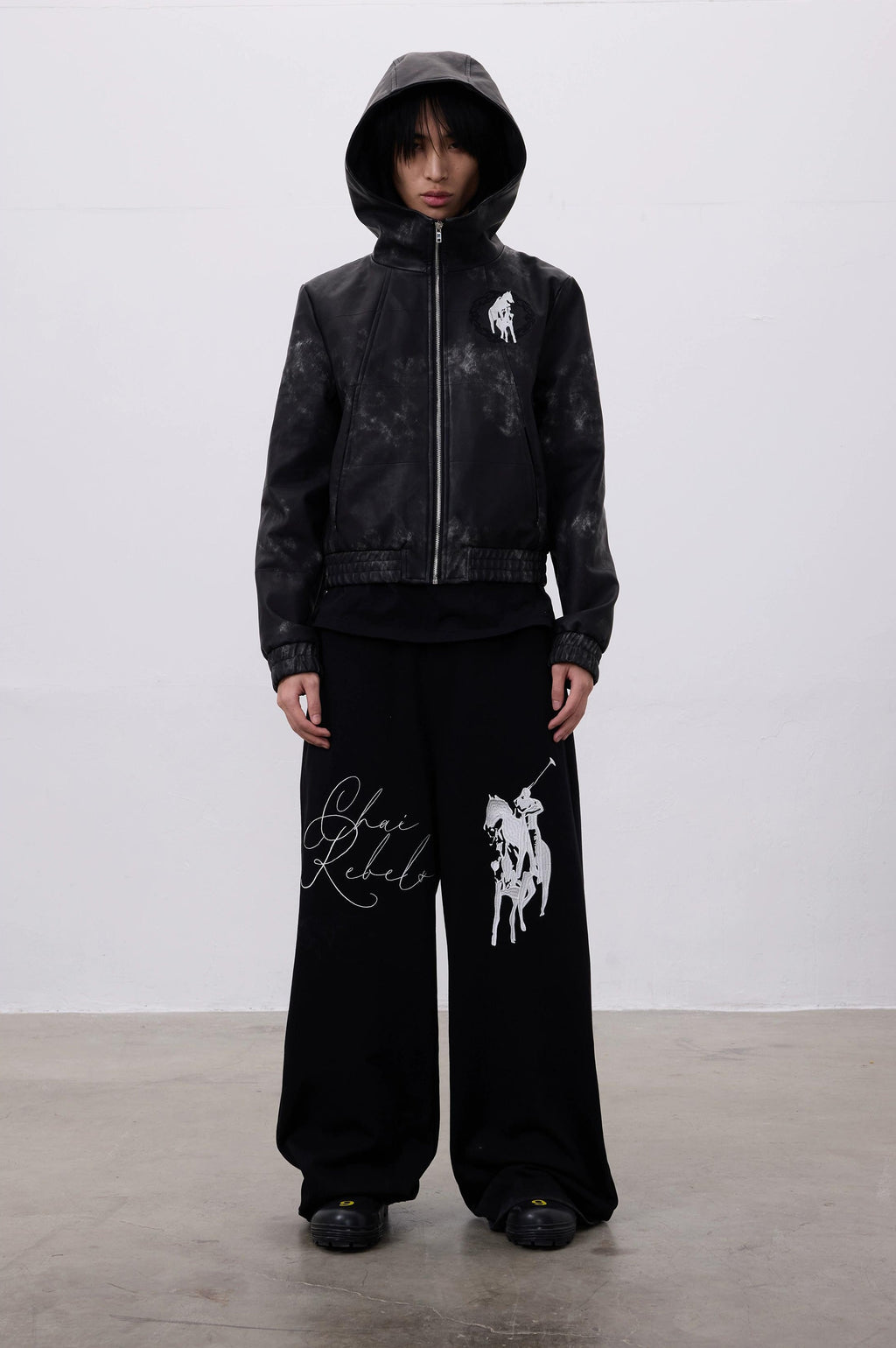 EMBROIDERED BAGGY PANTS