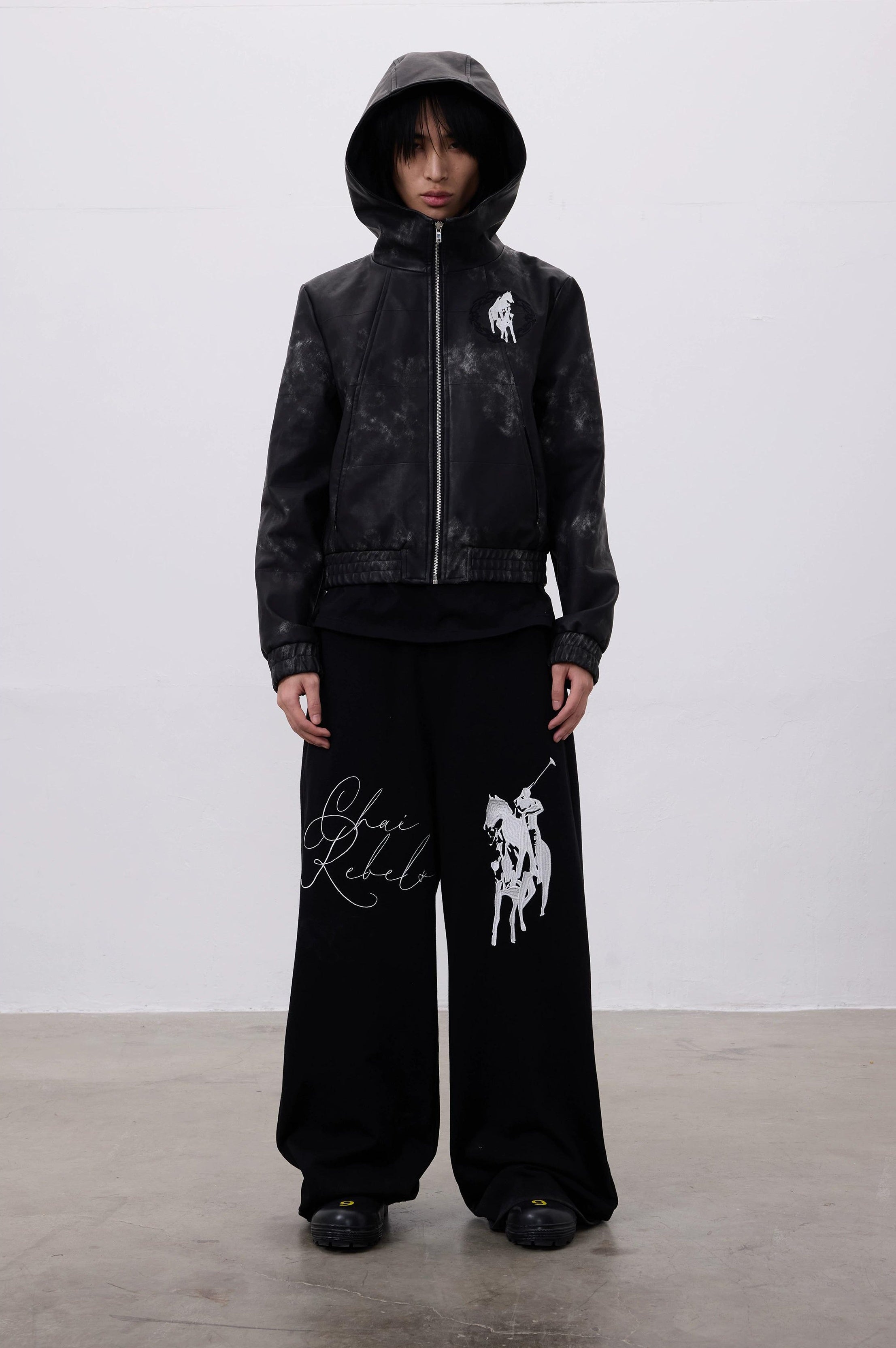 EMBROIDERED BAGGY PANTS